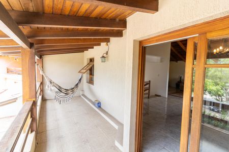 Varanda de casa à venda com 3 quartos, 229m² em Espírito Santo, Porto Alegre