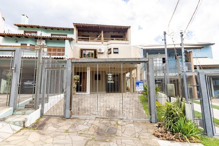 Casa à venda com 229m², 3 quartos e 4 vagasFachada