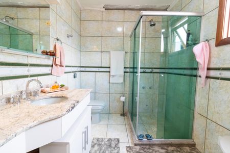 Casa à venda com 229m², 3 quartos e 4 vagasBanheiro da Suíte