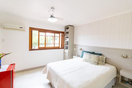 Casa à venda com 229m², 3 quartos e 4 vagasSuíte