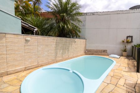 Casa à venda com 229m², 3 quartos e 4 vagasPiscina