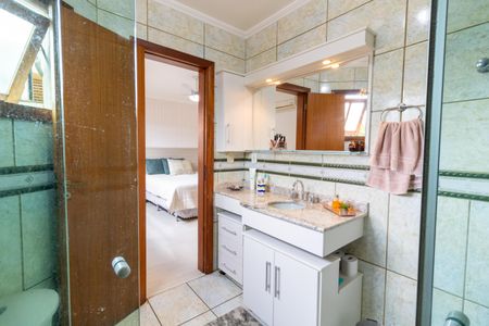 Casa à venda com 229m², 3 quartos e 4 vagasBanheiro da Suíte