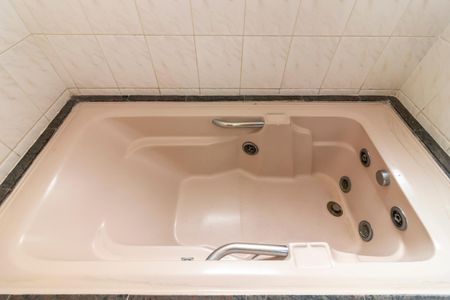 Apartamento para alugar com 143m², 4 quartos e 2 vagas Apartamento para alugar com 143m², 4 quartos e 2 vagasBanheiro da Suíte