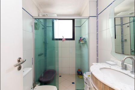 Apartamento para alugar com 143m², 4 quartos e 2 vagas Apartamento para alugar com 143m², 4 quartos e 2 vagasBanheiro 2