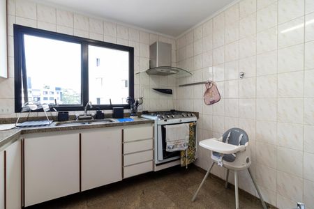 Apartamento para alugar com 143m², 4 quartos e 2 vagas Apartamento para alugar com 143m², 4 quartos e 2 vagasCozinha