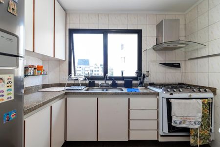 Apartamento para alugar com 143m², 4 quartos e 2 vagas Apartamento para alugar com 143m², 4 quartos e 2 vagasCozinha