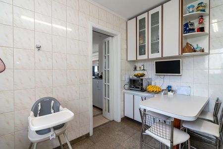 Apartamento para alugar com 143m², 4 quartos e 2 vagas Apartamento para alugar com 143m², 4 quartos e 2 vagasCozinha