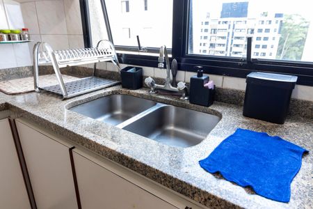 Apartamento para alugar com 143m², 4 quartos e 2 vagas Apartamento para alugar com 143m², 4 quartos e 2 vagasCozinha