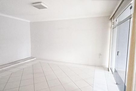 Casa à venda com 3 quartos, 208m² em Vila Liberdade, Jundiaí