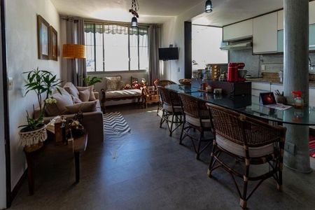 Apartamento à venda com 180m², 4 quartos e 2 vagas