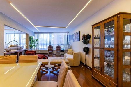 Apartamento à venda com 250m², 4 quartos e 1 vaga