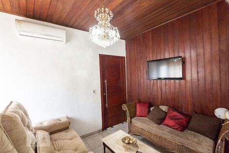 Casa à venda com 3 quartos, 150m² em Santa Rosa, Niterói