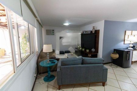 Casa à venda com 4 quartos, 226m² em Vila Progresso, Niterói