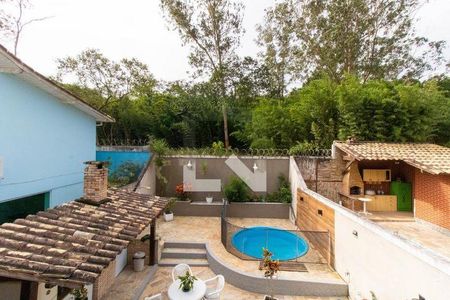 Casa à venda com 226m², 4 quartos e 2 vagas