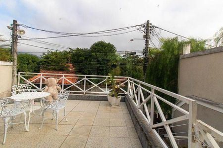 Casa à venda com 226m², 4 quartos e 2 vagas