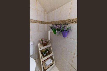 Casa à venda com 226m², 4 quartos e 2 vagas