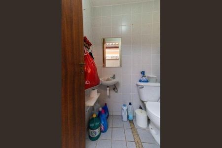 Casa à venda com 226m², 4 quartos e 2 vagas