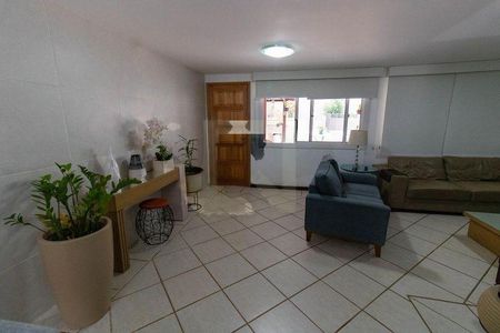 Casa à venda com 4 quartos, 226m² em Vila Progresso, Niterói