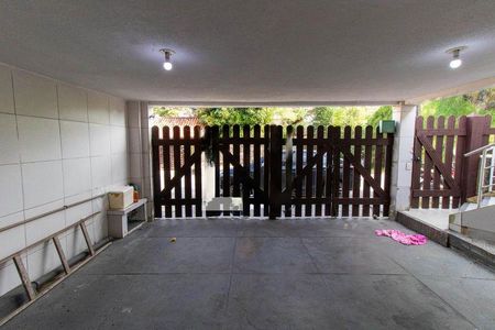 Casa à venda com 226m², 4 quartos e 2 vagas