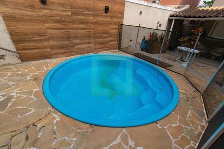 Casa à venda com 226m², 4 quartos e 2 vagas