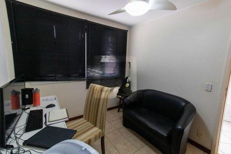 Casa à venda com 226m², 4 quartos e 2 vagas