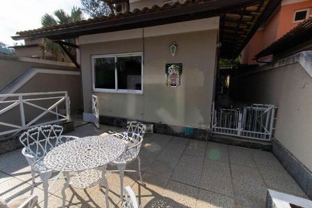 Casa à venda com 226m², 4 quartos e 2 vagas