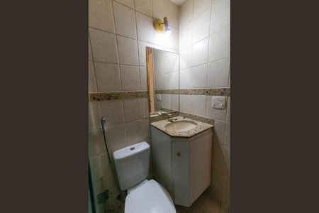 Casa à venda com 226m², 4 quartos e 2 vagas