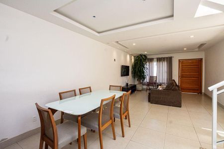 Casa à venda com 3 quartos, 195m² em Serra Grande, Niterói