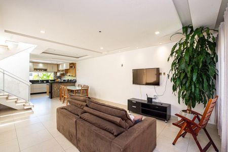 Casa à venda com 3 quartos, 195m² em Serra Grande, Niterói