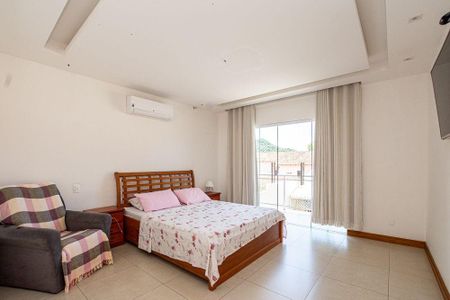 Casa à venda com 3 quartos, 195m² em Serra Grande, Niterói