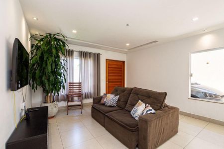 Casa à venda com 3 quartos, 195m² em Serra Grande, Niterói