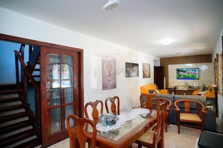 Casa à venda com 3 quartos, 450m² em Maravista, Niterói