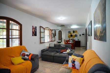 Casa à venda com 3 quartos, 450m² em Maravista, Niterói