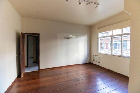 Casa à venda com 100m², 2 quartos e 2 vagas