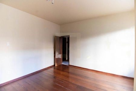 Casa à venda com 100m², 2 quartos e 2 vagas