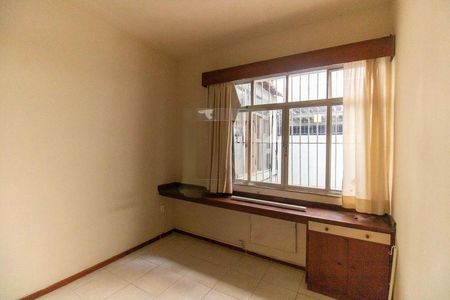 Casa à venda com 100m², 2 quartos e 2 vagas