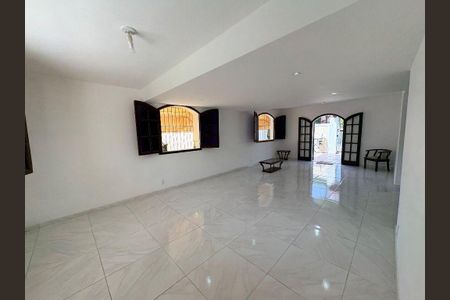 Casa à venda com 3 quartos, 170m² em Itaipu, Niterói