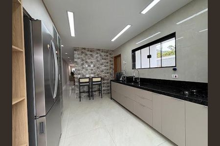 Casa à venda com 3 quartos, 161m² em Piratininga, Niterói