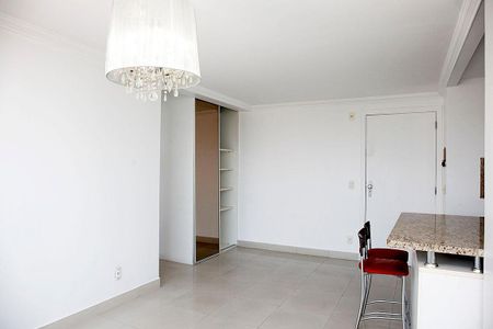 Apartamento à venda com 60m², 2 quartos e 2 vagasSala