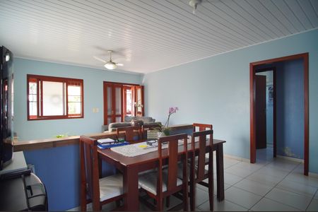 Casa à venda com 229m², 5 quartos e 3 vagasSala