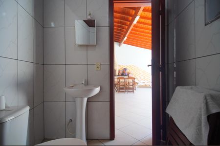 Casa à venda com 229m², 5 quartos e 3 vagasBanheiro 3