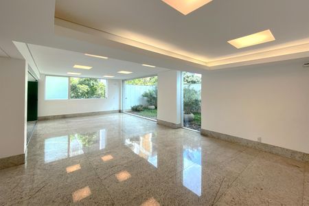 Apartamento à venda com 130m², 4 quartos e 4 vagasÁrea comum - Salão de festas