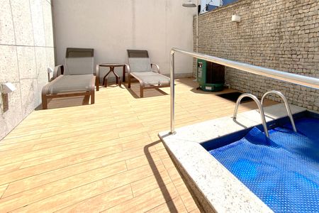 Apartamento à venda com 130m², 4 quartos e 4 vagasÁrea comum - Piscina