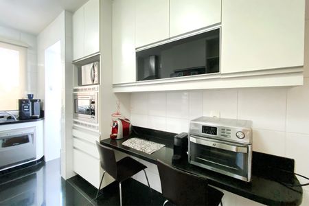 Apartamento à venda com 130m², 4 quartos e 4 vagasCozinha