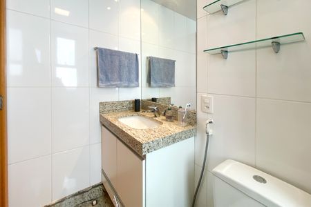 Apartamento à venda com 130m², 4 quartos e 4 vagasBanheiro da Suíte 2