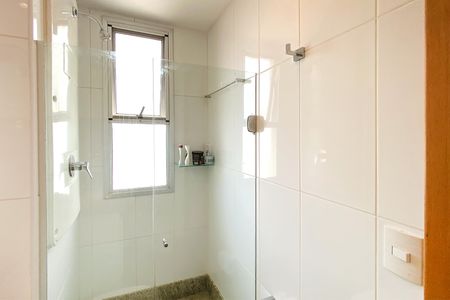 Apartamento à venda com 130m², 4 quartos e 4 vagasBanheiro da Suíte 2