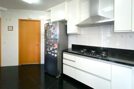 Apartamento à venda com 130m², 4 quartos e 4 vagasCozinha
