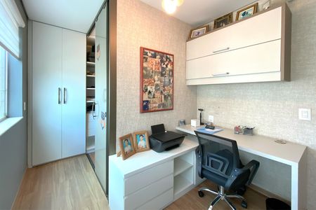 Apartamento à venda com 130m², 4 quartos e 4 vagasEscritório da Suite 1