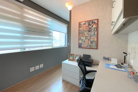 Apartamento à venda com 130m², 4 quartos e 4 vagasEscritório da Suite 1