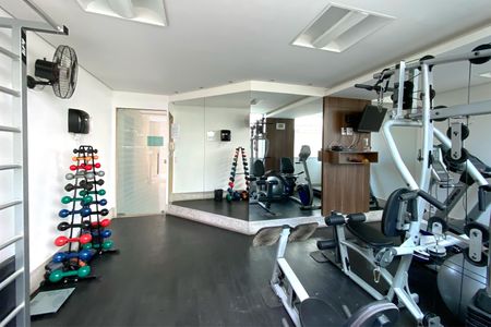 Apartamento à venda com 130m², 4 quartos e 4 vagasÁrea comum - Academia